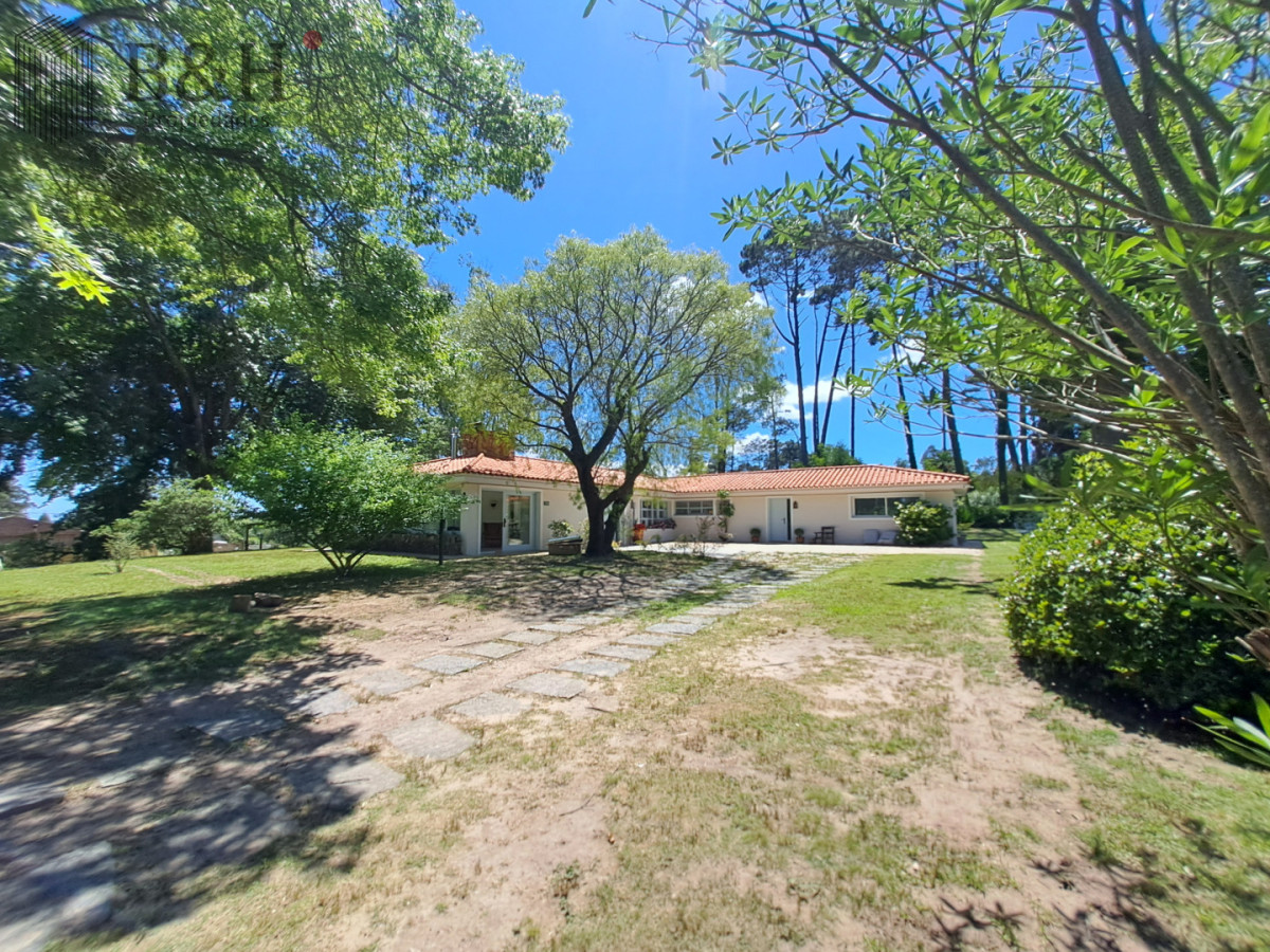 Casa ID.7307 - Lindísima Casa Reciclada - Zona Golf