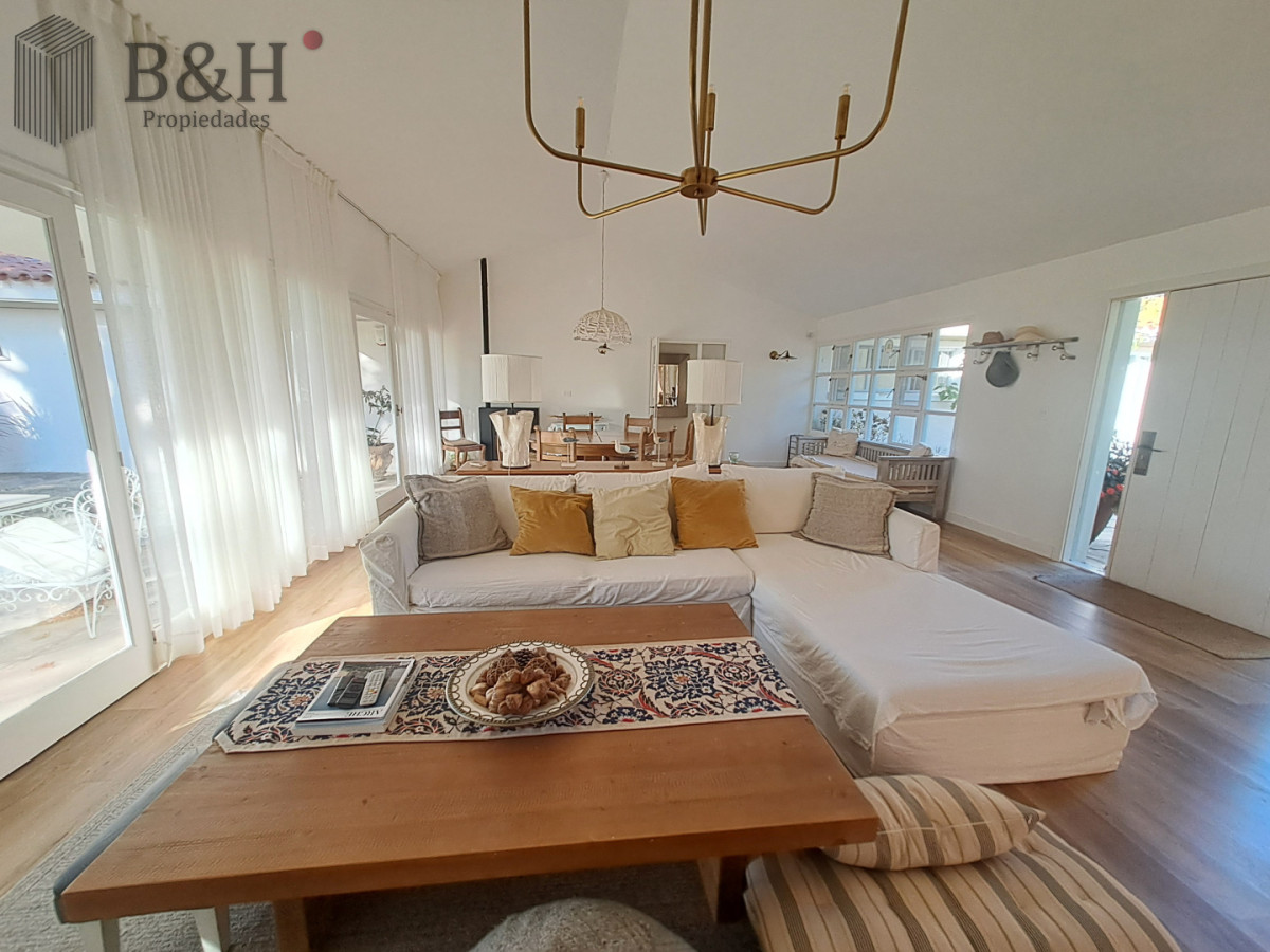 Casa ID.7307 - Lindísima Casa Reciclada - Zona Golf