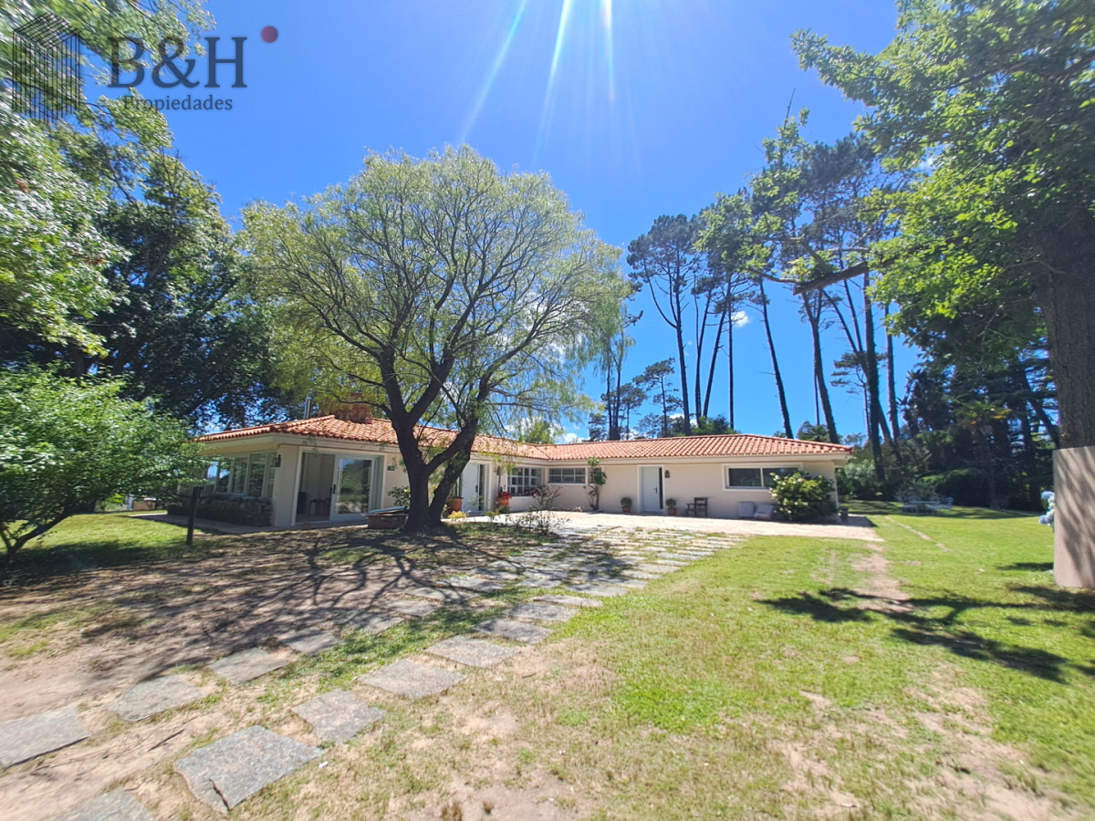 Casa ID.7307 - Lindísima Casa Reciclada - Zona Golf