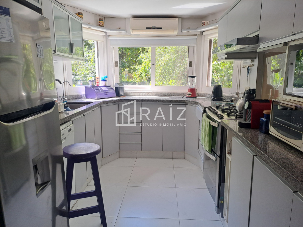 Casa ID.12255 - VENTA CASA 6 DORMITORIOS SOLANAS