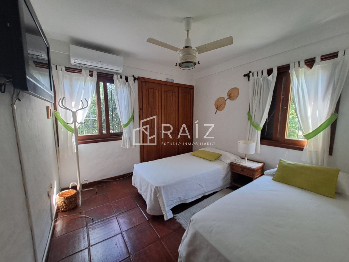 Casa ID.12255 - VENTA CASA 6 DORMITORIOS SOLANAS