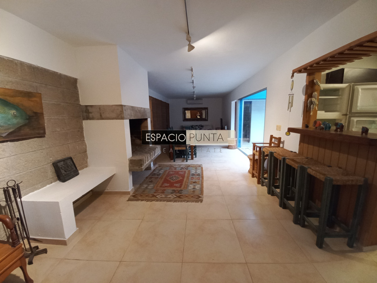 Casa ID.4844 - Lindisima Casa en El Tesoro 3 dormitorios parrilla