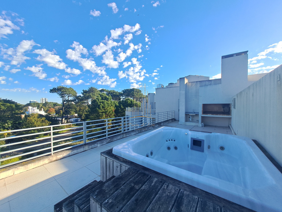 Apartamento ID.899 - Apartamento en venta en Punta del Este