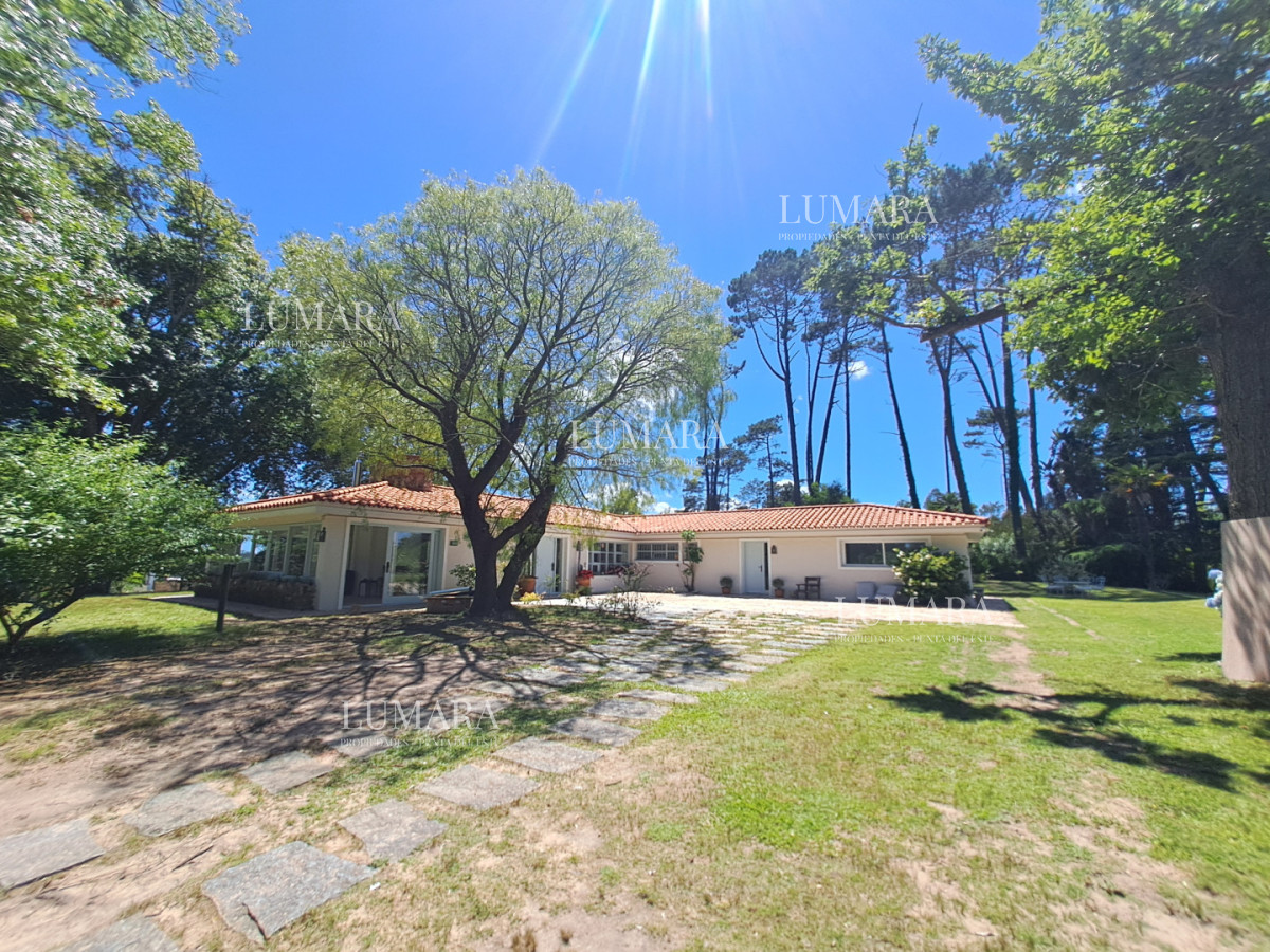 Casa ID.3453 - Lindísima Casa Reciclada - Zona Golf