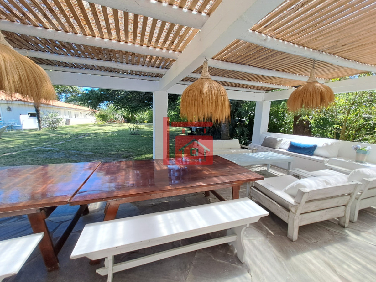 Casa ID.791 - Lindísima Casa Reciclada - Zona Golf