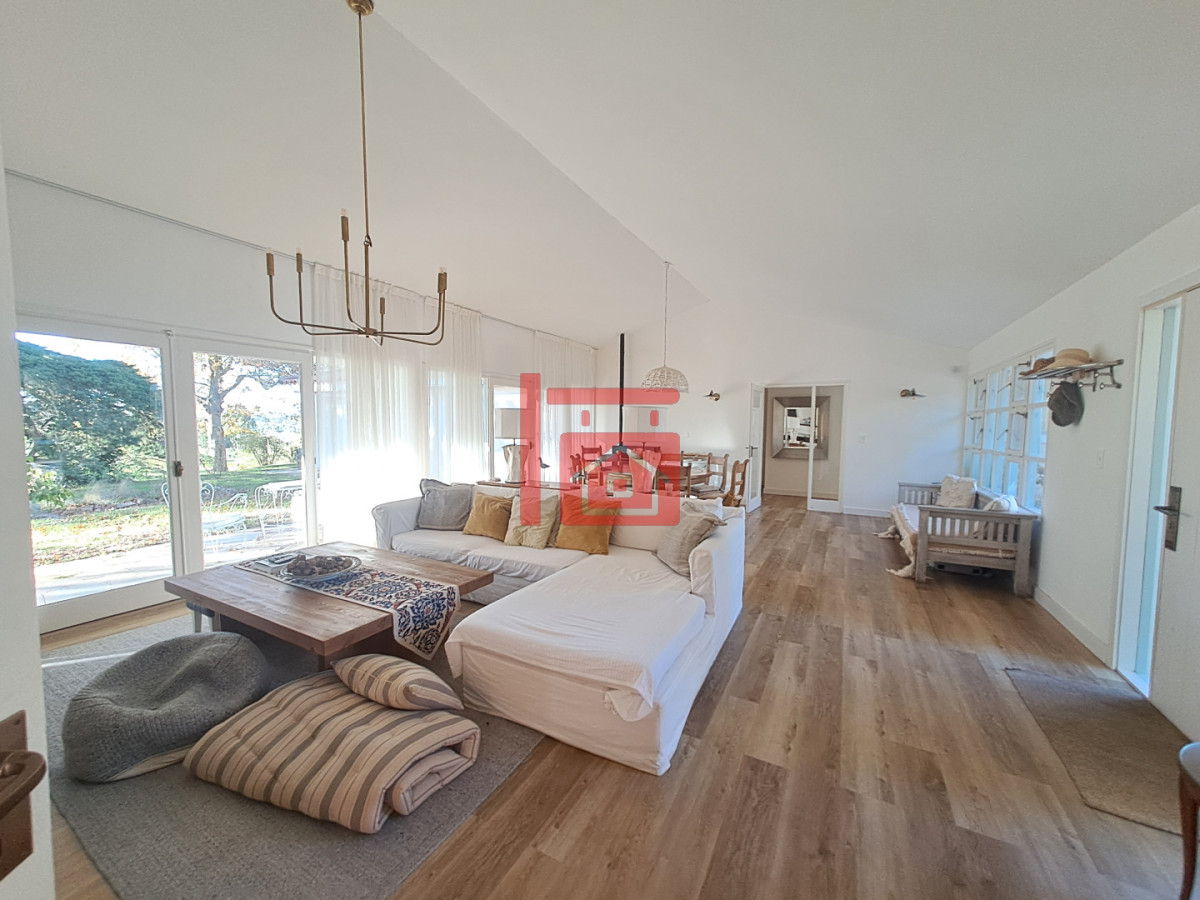 Casa ID.791 - Lindísima Casa Reciclada - Zona Golf