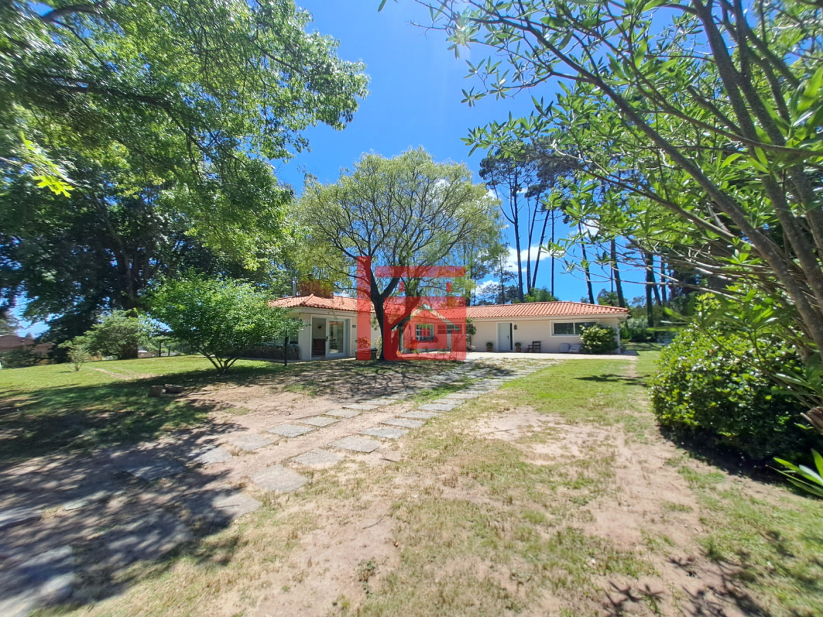 Casa ID.791 - Lindísima Casa Reciclada - Zona Golf