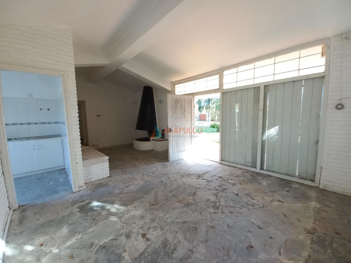 Casa ID.6483 - Casa en venta Calle Russeau Punta del Este