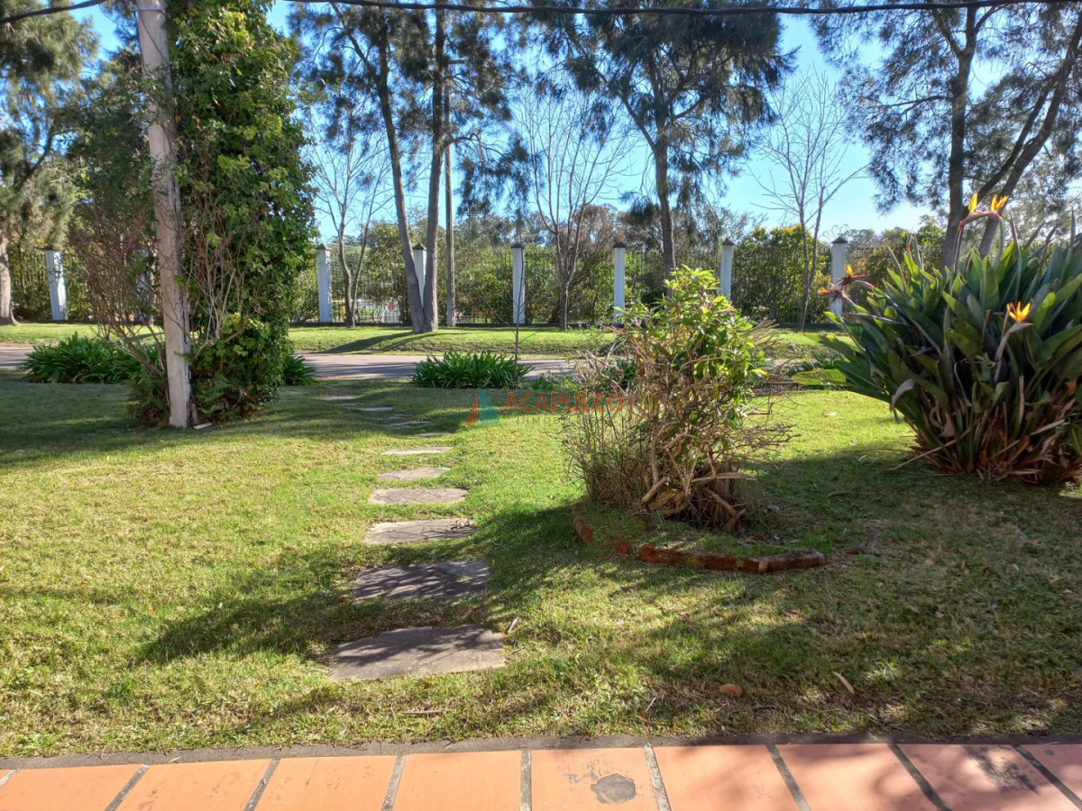 Casa ID.6483 - Casa en venta Calle Russeau Punta del Este