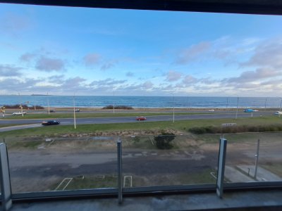 PentHouse en venta 2 dormitorio en suite, playroom o tercer dormitorio, Frente al mar, garaje