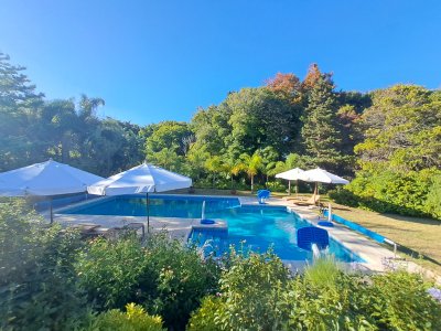 Excelente propiedad Solanas en venta