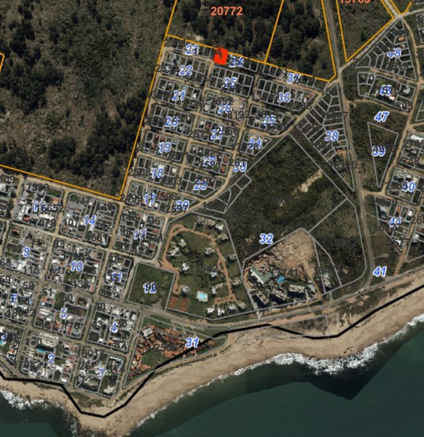 VENTA TERRENO MANANTIALES 404M