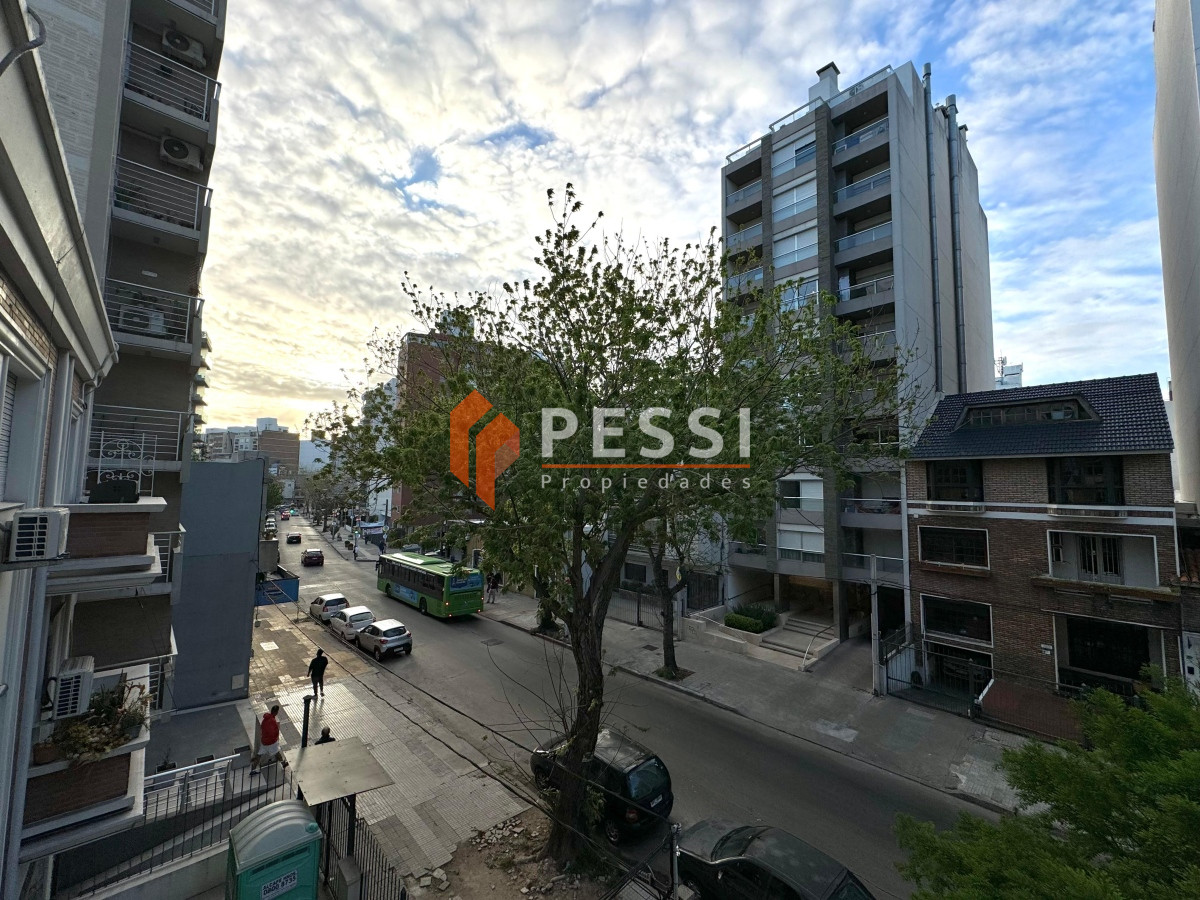 Apartamento ID.2403 - Alquiler apartamento 2 dormitorios con garage en Pocitos 