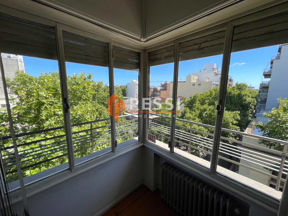 Apartamento ID.2428/Venta-apartamento-3-dormitorios-y-servicio-en-Centro - Venta apartamento 3 dormitorios y servicio en Centro