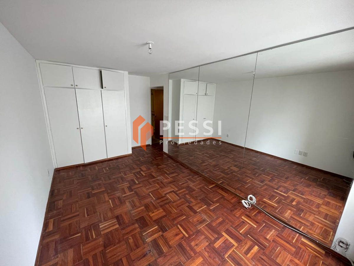 Apartamento ID.2321 - Alquiler apartamento 2 dormitorios y garage en Pocitos 