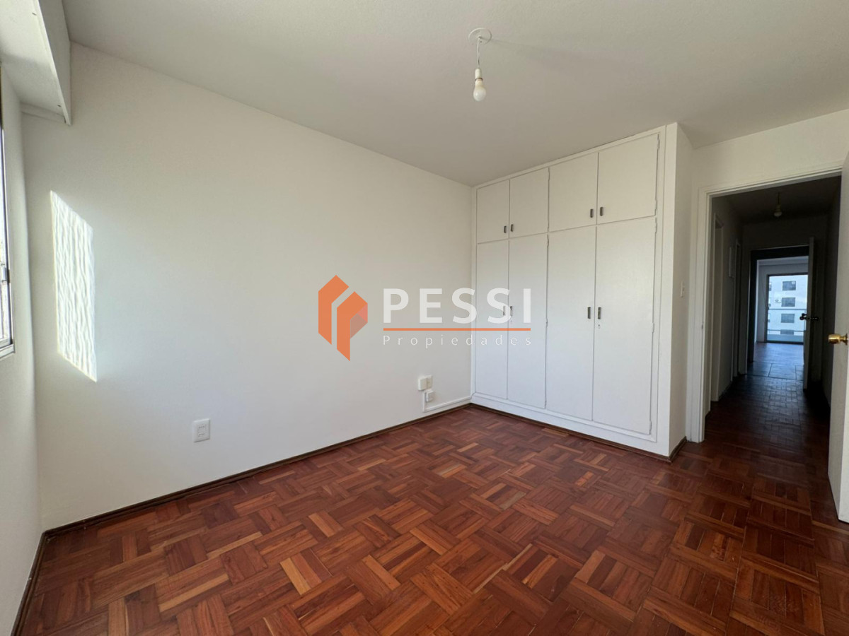 Apartamento ID.1137 - Alquiler apartamento 2 dormitorios con balcón en Punta Carretas 