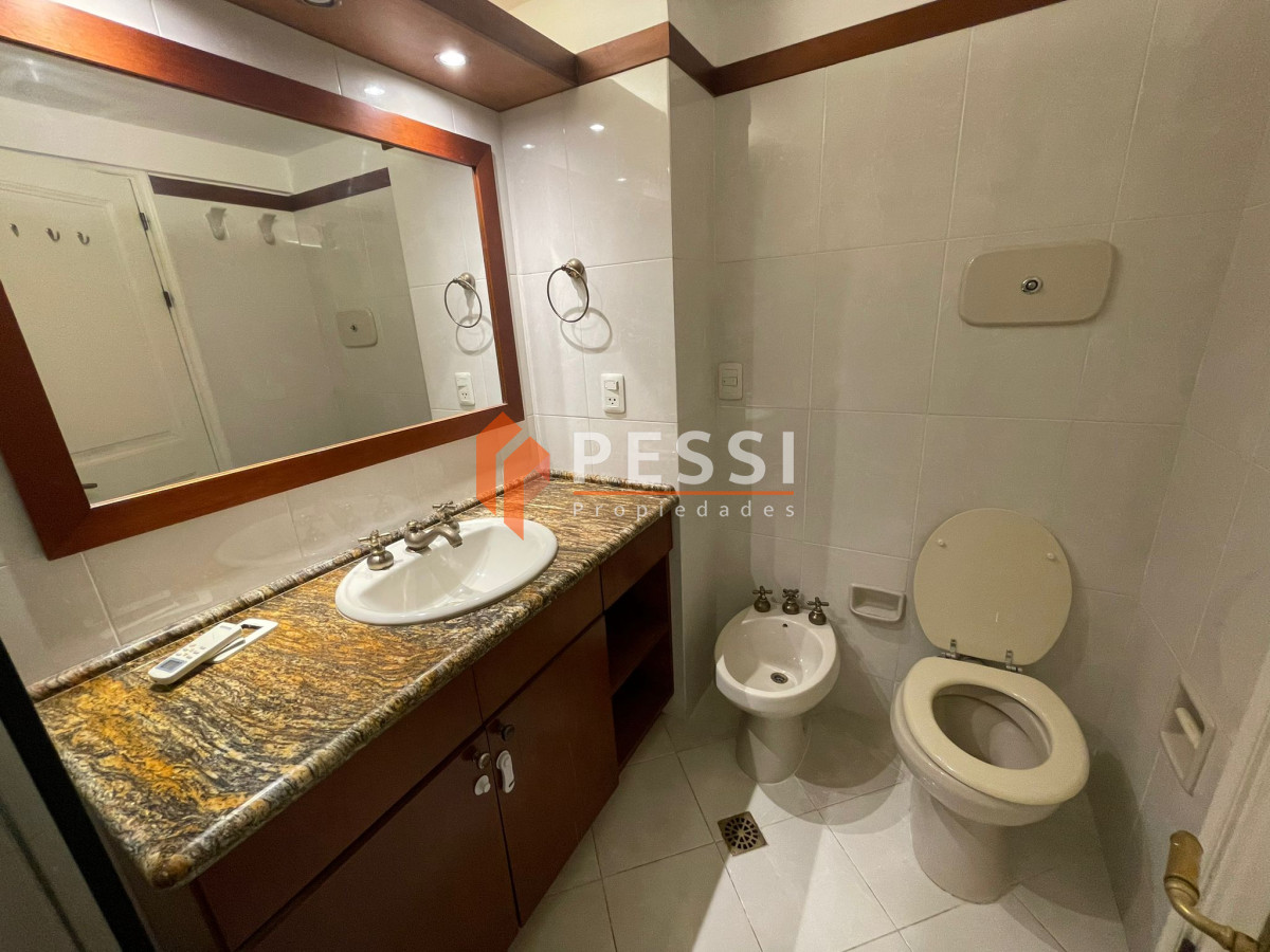 Apartamento ID.1072/Venta-Apartamento-con-renta,-3-Dormitorios-y-terraza-frente-al-mar-en-Punta-Carretas - Venta Apartamento con renta, 3 Dormitorios y terraza frente al mar en Punta Carretas