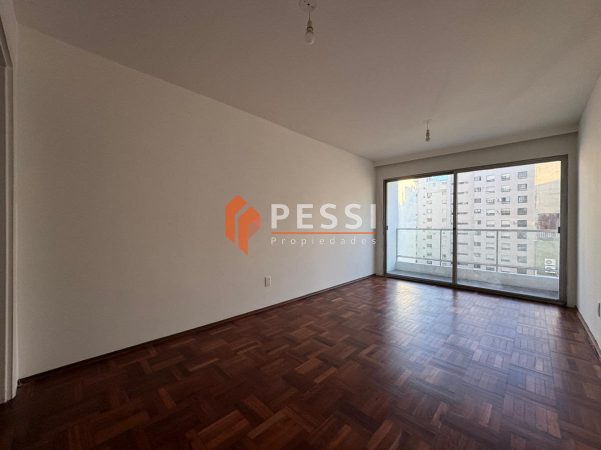 Apartamento ID.1137 - Alquiler apartamento 2 dormitorios con balcón en Punta Carretas 