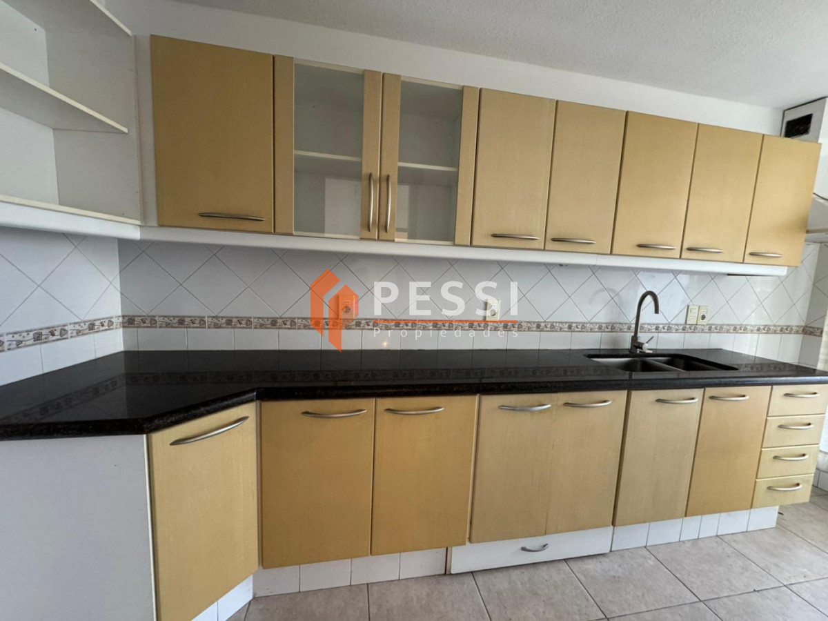 Apartamento ID.2198 - Alquiler apartamento 2 dormitorios y garage en Pocitos