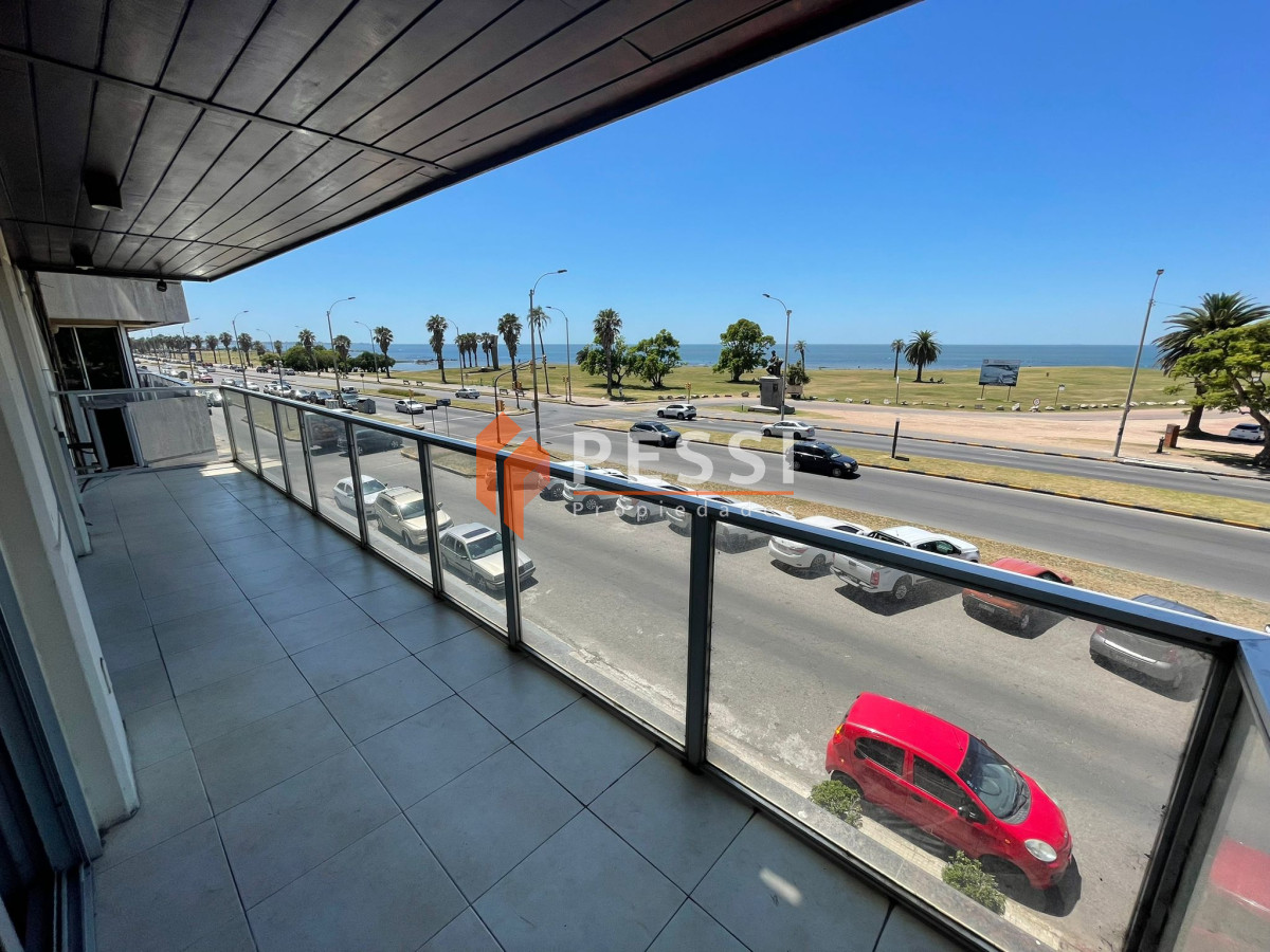 Apartamento ID.1072/Venta-Apartamento-con-renta,-3-Dormitorios-y-terraza-frente-al-mar-en-Punta-Carretas - Venta Apartamento con renta, 3 Dormitorios y terraza frente al mar en Punta Carretas