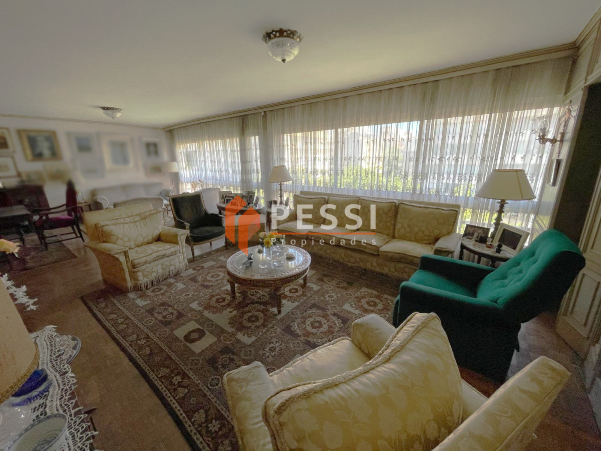 Apartamento ID.2418/Venta-apartamento-4-dormitorios-y-garage-en-Pocitos - Venta apartamento 4 dormitorios y garage en Pocitos