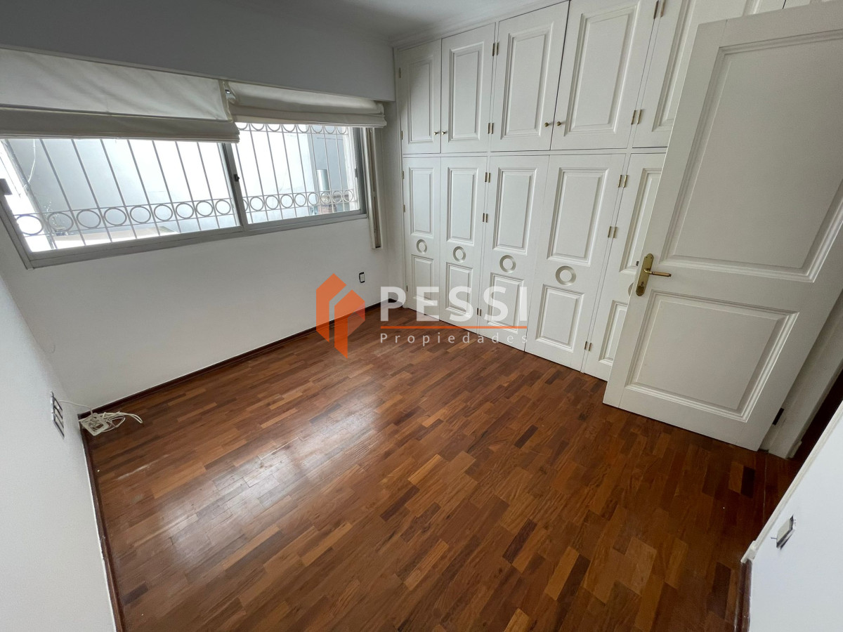 Apartamento ID.1072/Venta-Apartamento-con-renta,-3-Dormitorios-y-terraza-frente-al-mar-en-Punta-Carretas - Venta Apartamento con renta, 3 Dormitorios y terraza frente al mar en Punta Carretas
