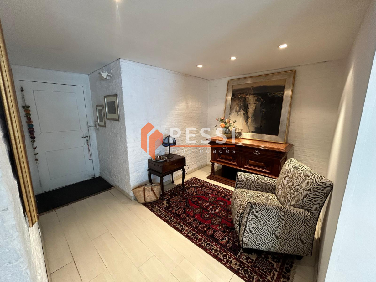 Apartamento ID.2439 - Alquiler Apartamento Loft Amoblado y con Garage en Pocitos 