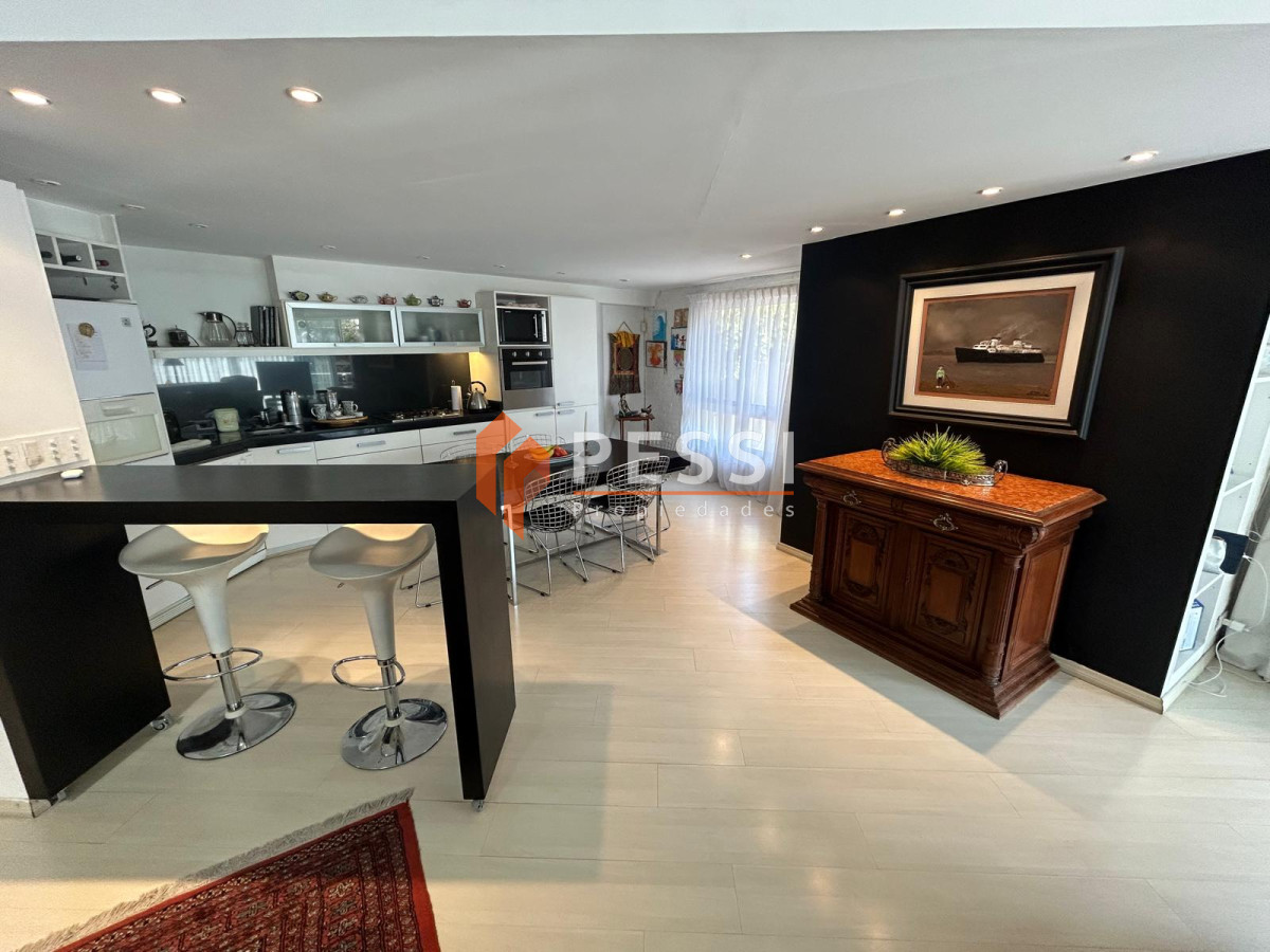 Apartamento ID.2440 - Alquiler Apartamento Loft con Garage en Pocitos 