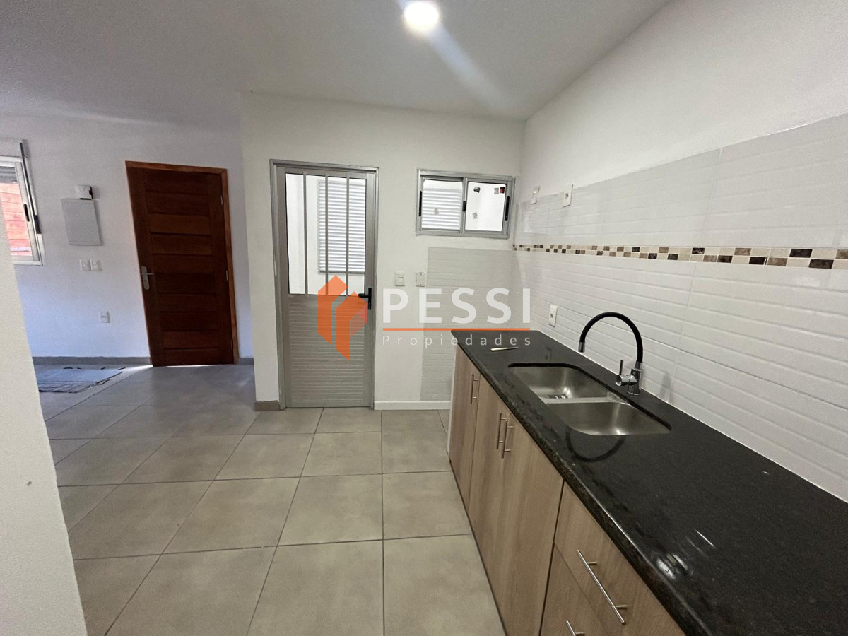 Apartamento ID.2481 - Alquiler apartamento duplex 2 dormitorios en La Comercial