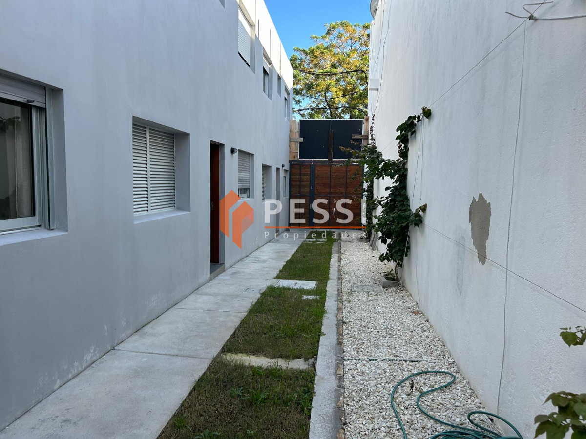 Apartamento ID.2481 - Alquiler apartamento duplex 2 dormitorios en La Comercial