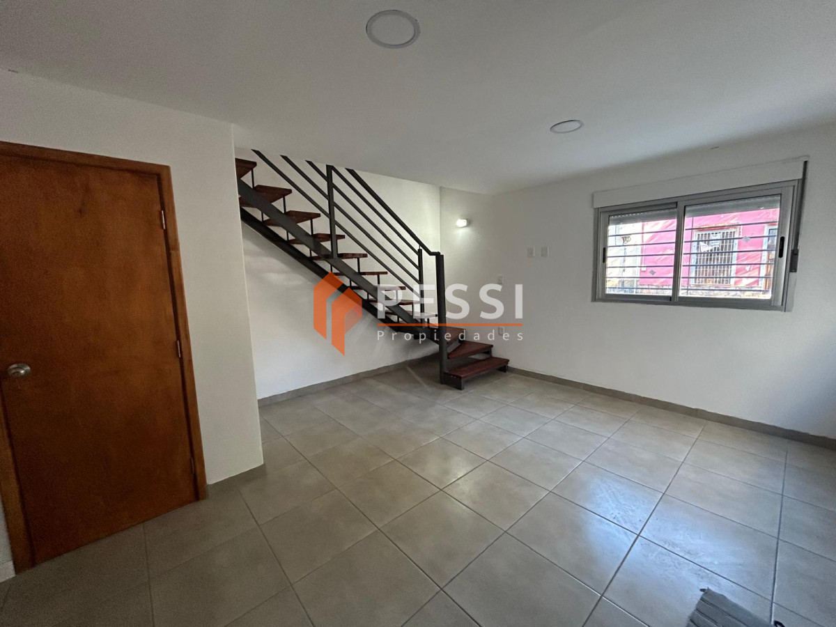 Apartamento ID.2481 - Alquiler apartamento duplex 2 dormitorios en La Comercial