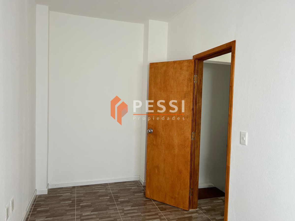 Apartamento ID.2481 - Alquiler apartamento duplex 2 dormitorios en La Comercial
