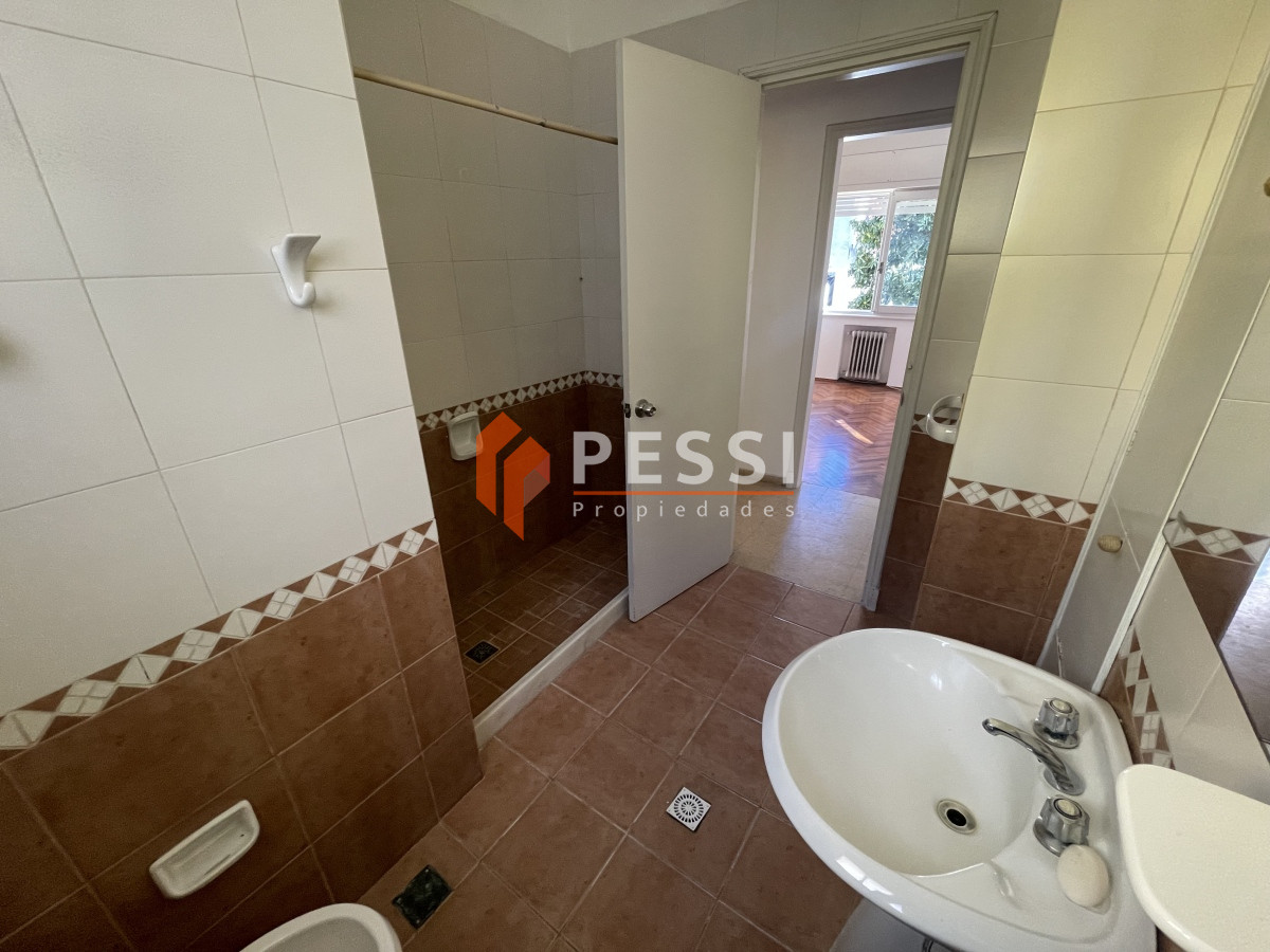 Apartamento ID.2391/Alquiler-apartamento-3-dormitorios-en-Pocitos- - Alquiler apartamento 3 dormitorios en Pocitos 