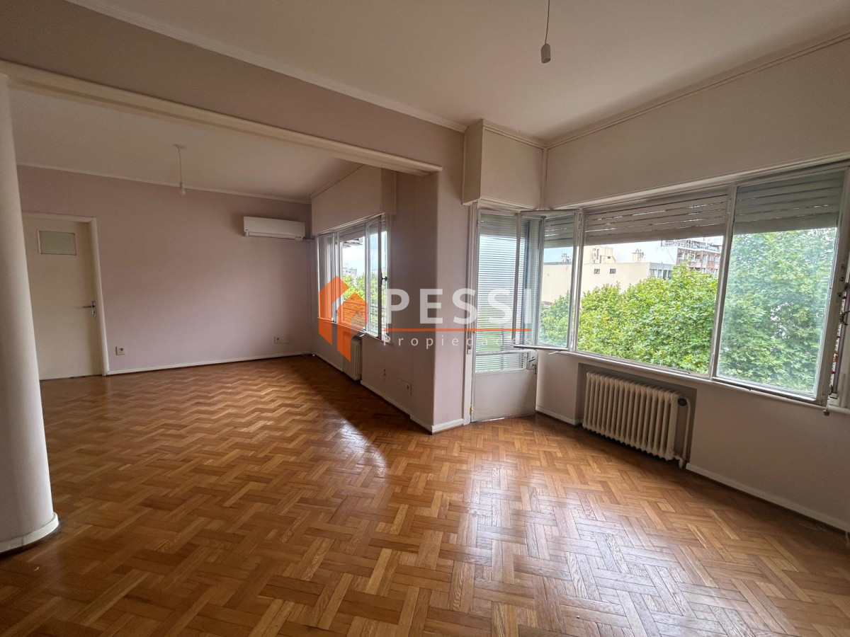 Apartamento ID.2428/Venta-apartamento-3-dormitorios-y-servicio-en-Centro - Venta apartamento 3 dormitorios y servicio en Centro