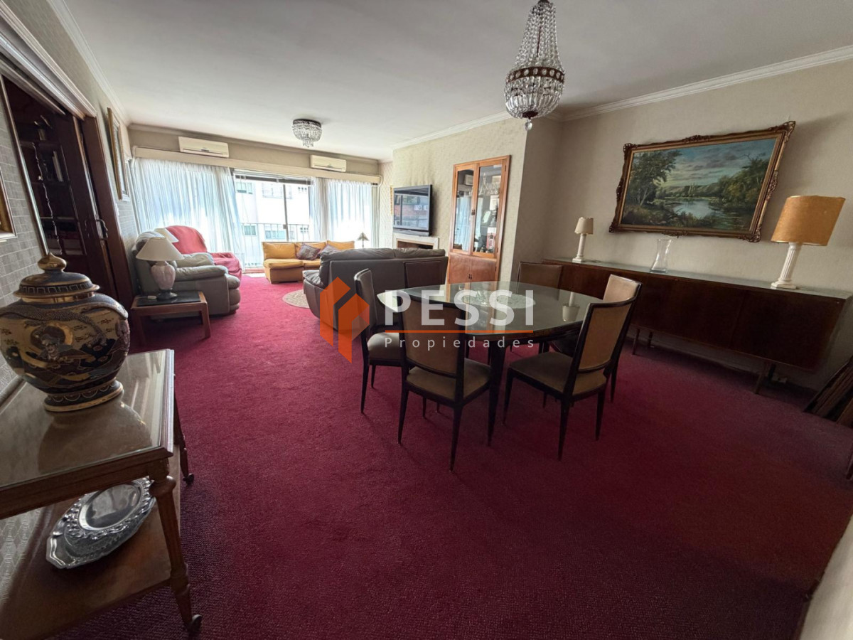 Apartamento ID.2525/Venta-apartamento-3-dormitorios-y-servicio-con-garaje-doble-y-vista-a-la-rambla - Venta apartamento 3 dormitorios y servicio con garaje doble y vista a la rambla