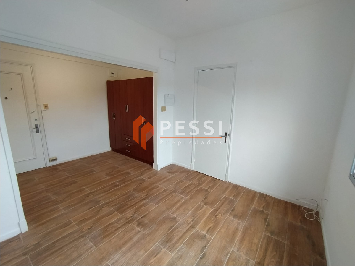 Apartamento ID.2105 - Alquiler monoambiente con gran terraza y cocina definida en Aguada