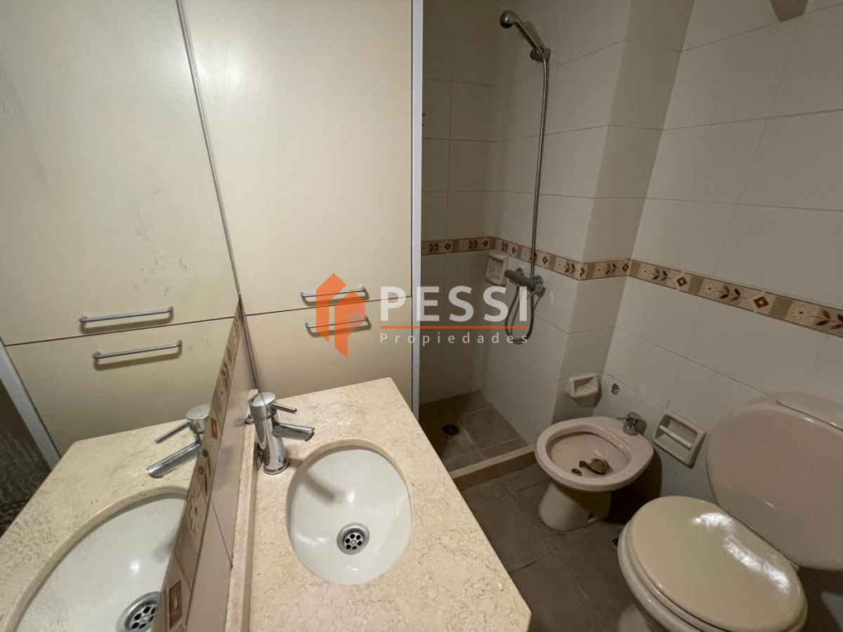 Apartamento ID.2321 - Alquiler apartamento 2 dormitorios y garage en Pocitos 