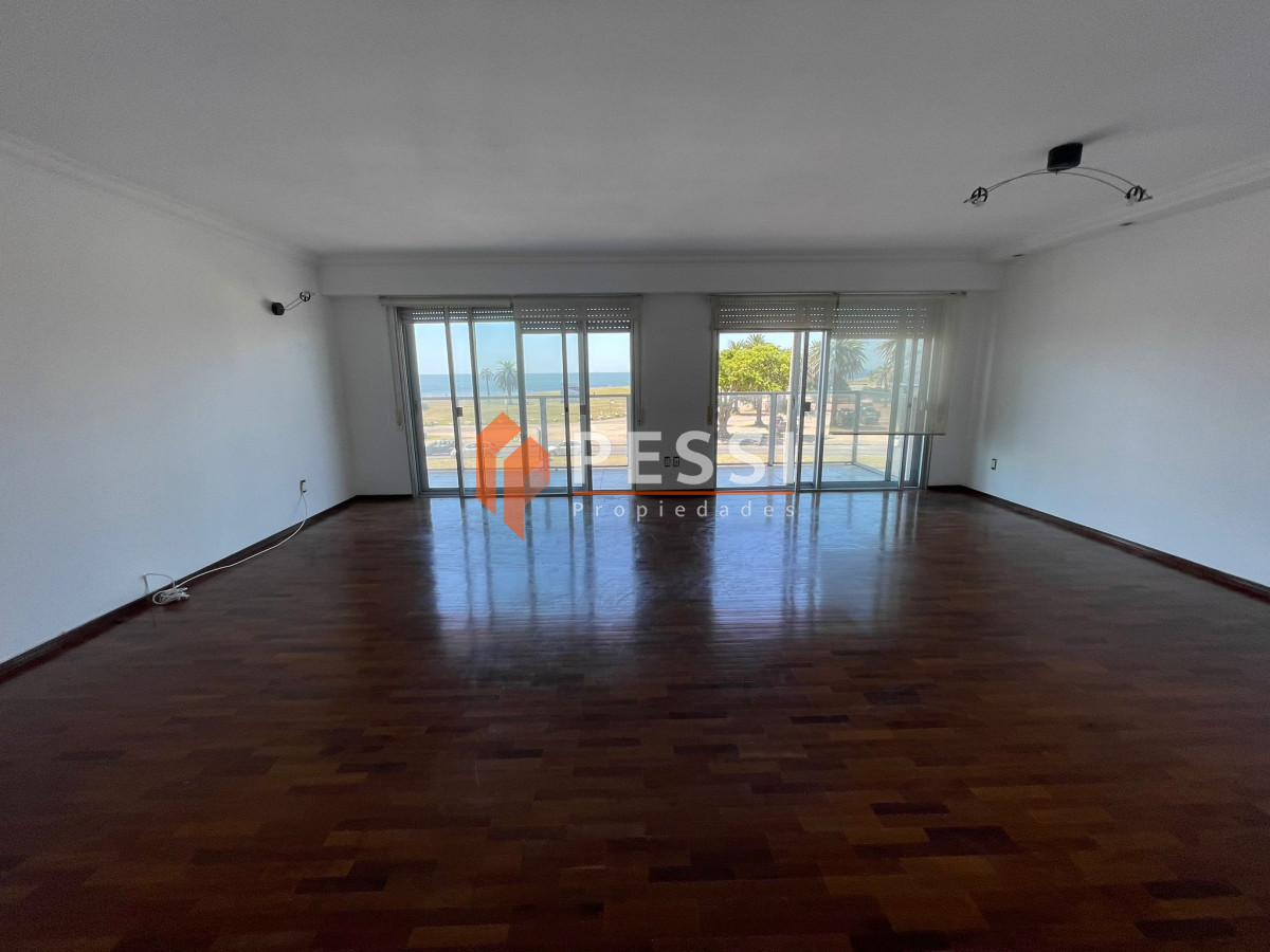 Apartamento ID.1072/Venta-Apartamento-con-renta,-3-Dormitorios-y-terraza-frente-al-mar-en-Punta-Carretas - Venta Apartamento con renta, 3 Dormitorios y terraza frente al mar en Punta Carretas