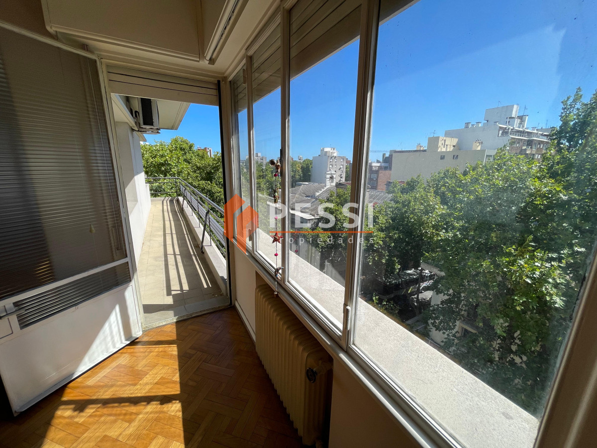 Apartamento ID.2428/Venta-apartamento-3-dormitorios-y-servicio-en-Centro - Venta apartamento 3 dormitorios y servicio en Centro