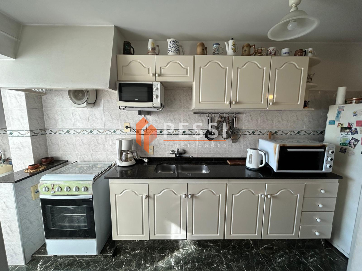 Apartamento ID.2434/Venta-apartamento-3-dormitorios-y-garage-en-Pocitos - Venta apartamento 3 dormitorios y garage en Pocitos