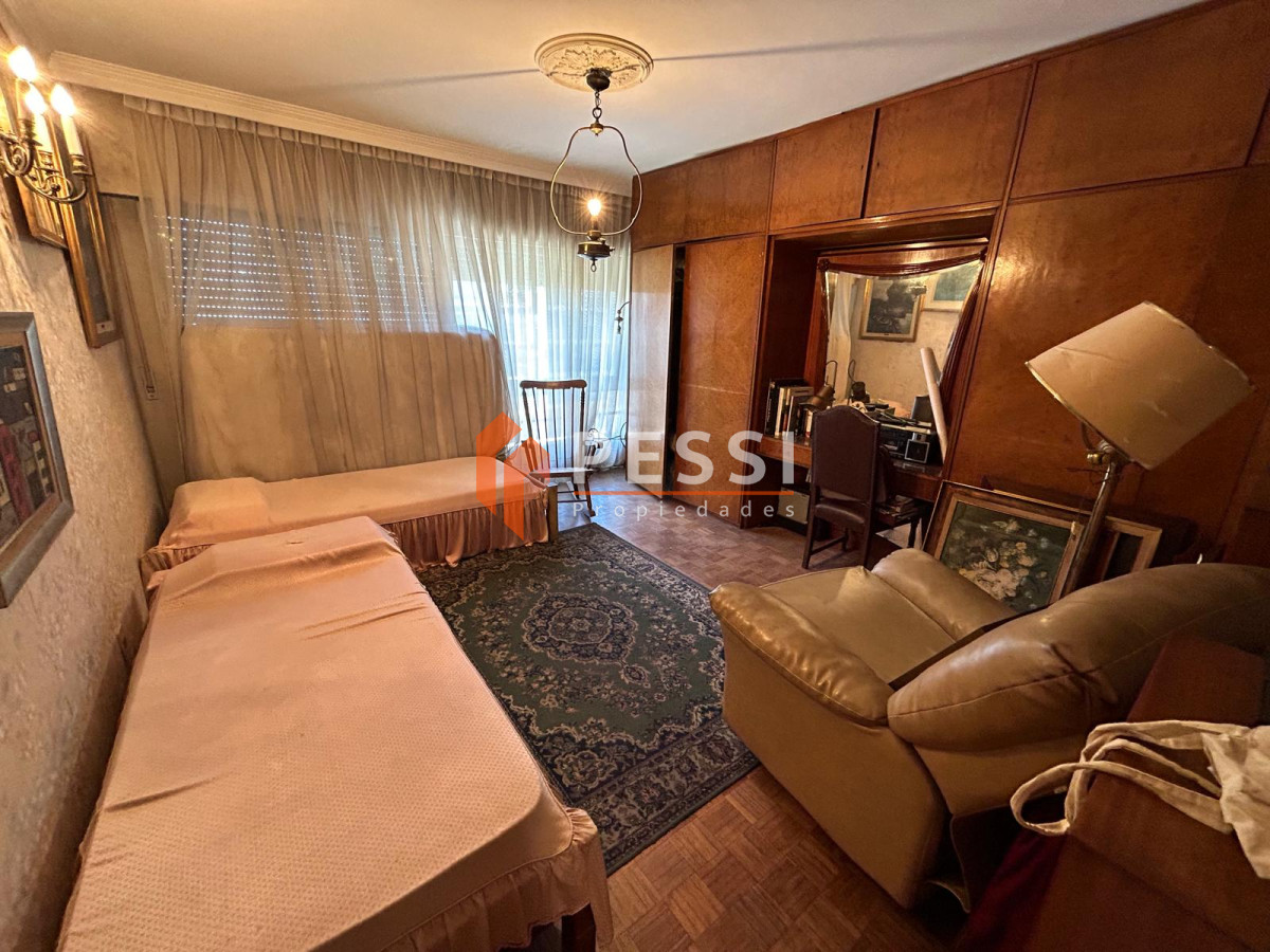 Apartamento ID.2418/Venta-apartamento-4-dormitorios-y-garage-en-Pocitos - Venta apartamento 4 dormitorios y garage en Pocitos