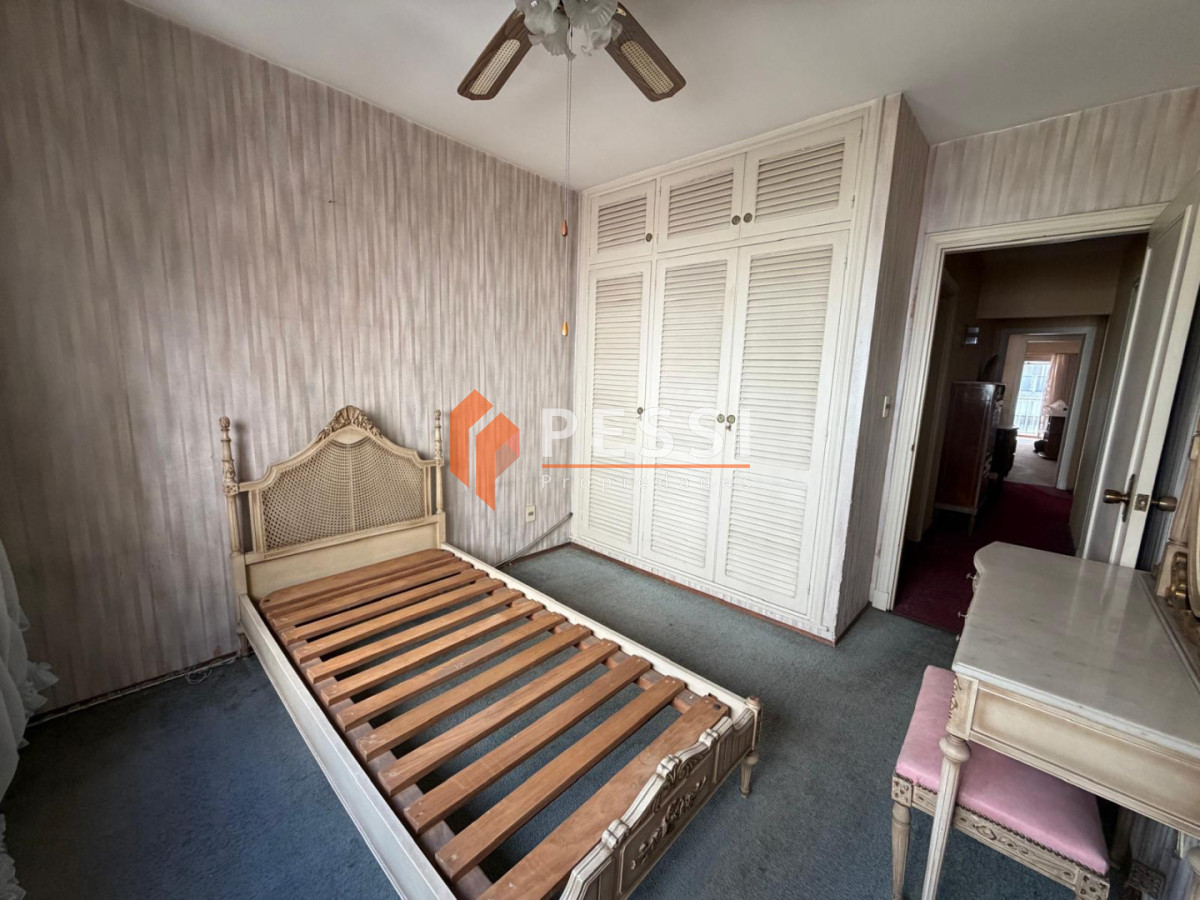 Apartamento ID.2525/Venta-apartamento-3-dormitorios-y-servicio-con-garaje-doble-y-vista-a-la-rambla - Venta apartamento 3 dormitorios y servicio con garaje doble y vista a la rambla