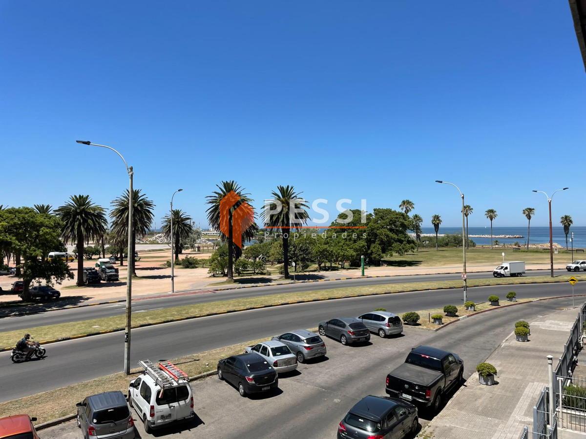 Apartamento ID.1072/Venta-Apartamento-con-renta,-3-Dormitorios-y-terraza-frente-al-mar-en-Punta-Carretas - Venta Apartamento con renta, 3 Dormitorios y terraza frente al mar en Punta Carretas