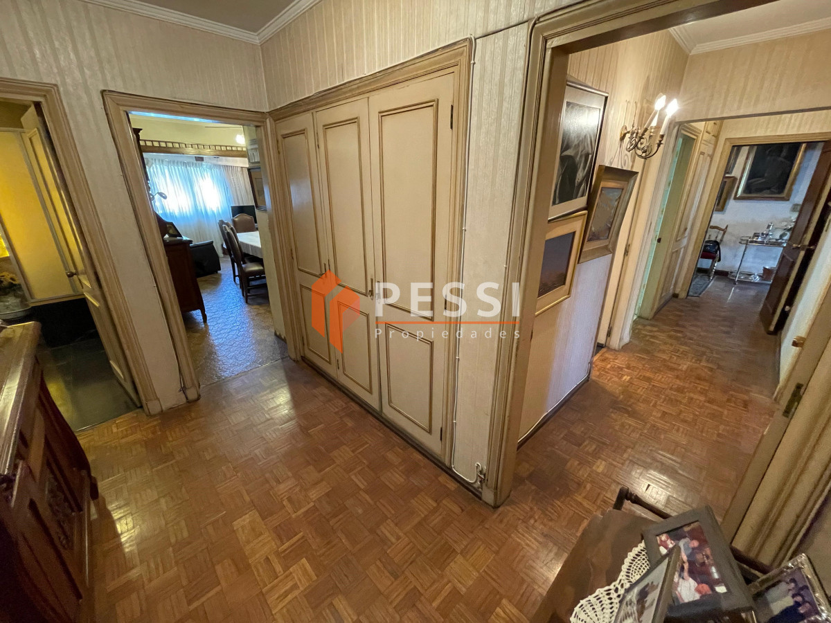 Apartamento ID.2418/Venta-apartamento-4-dormitorios-y-garage-en-Pocitos - Venta apartamento 4 dormitorios y garage en Pocitos