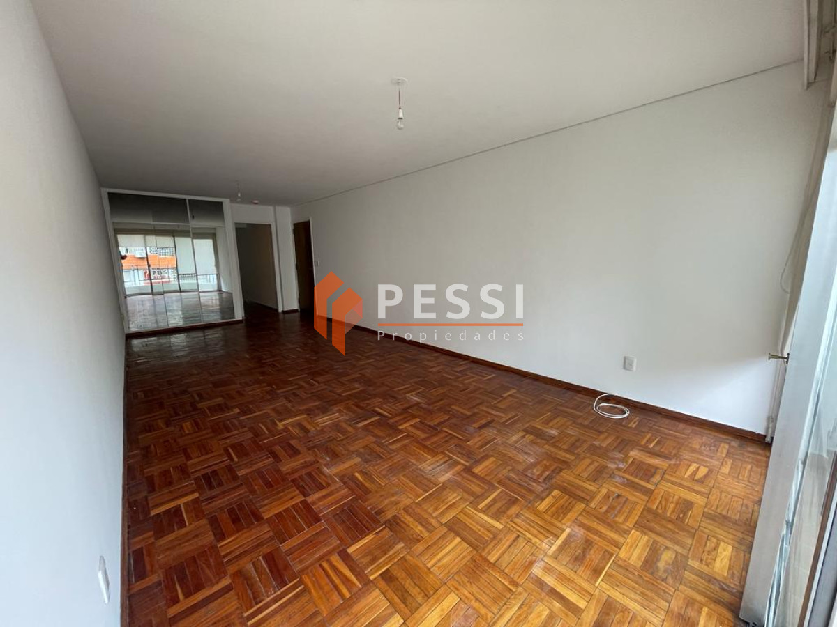 Apartamento ID.2321 - Alquiler apartamento 2 dormitorios y garage en Pocitos 