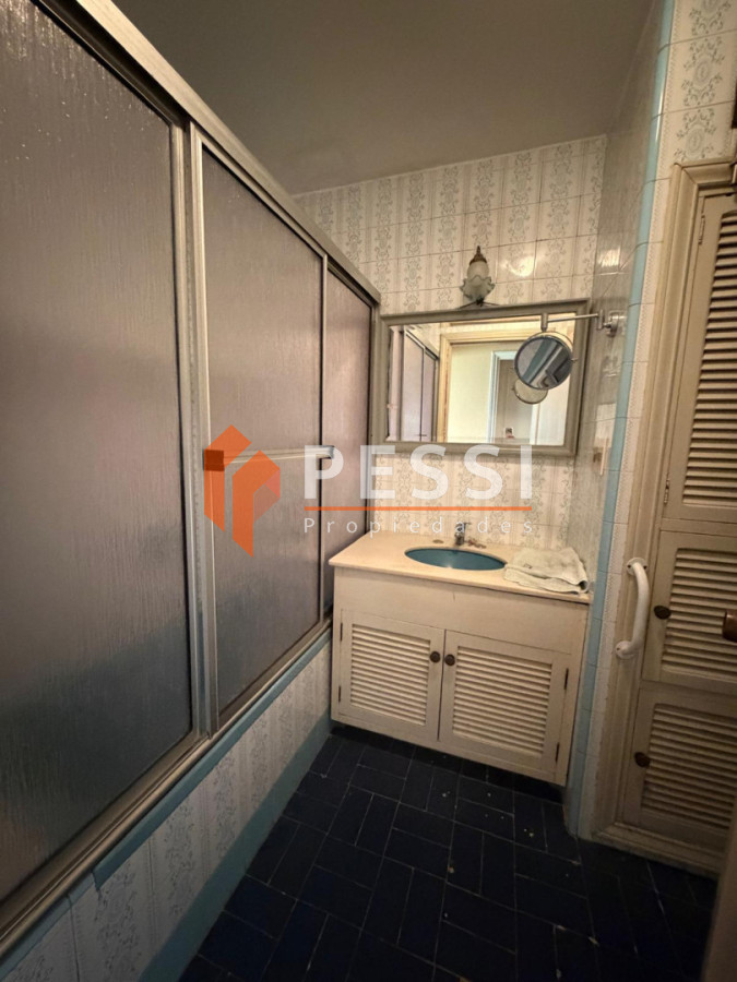 Apartamento ID.2525/Venta-apartamento-3-dormitorios-y-servicio-con-garaje-doble-y-vista-a-la-rambla - Venta apartamento 3 dormitorios y servicio con garaje doble y vista a la rambla