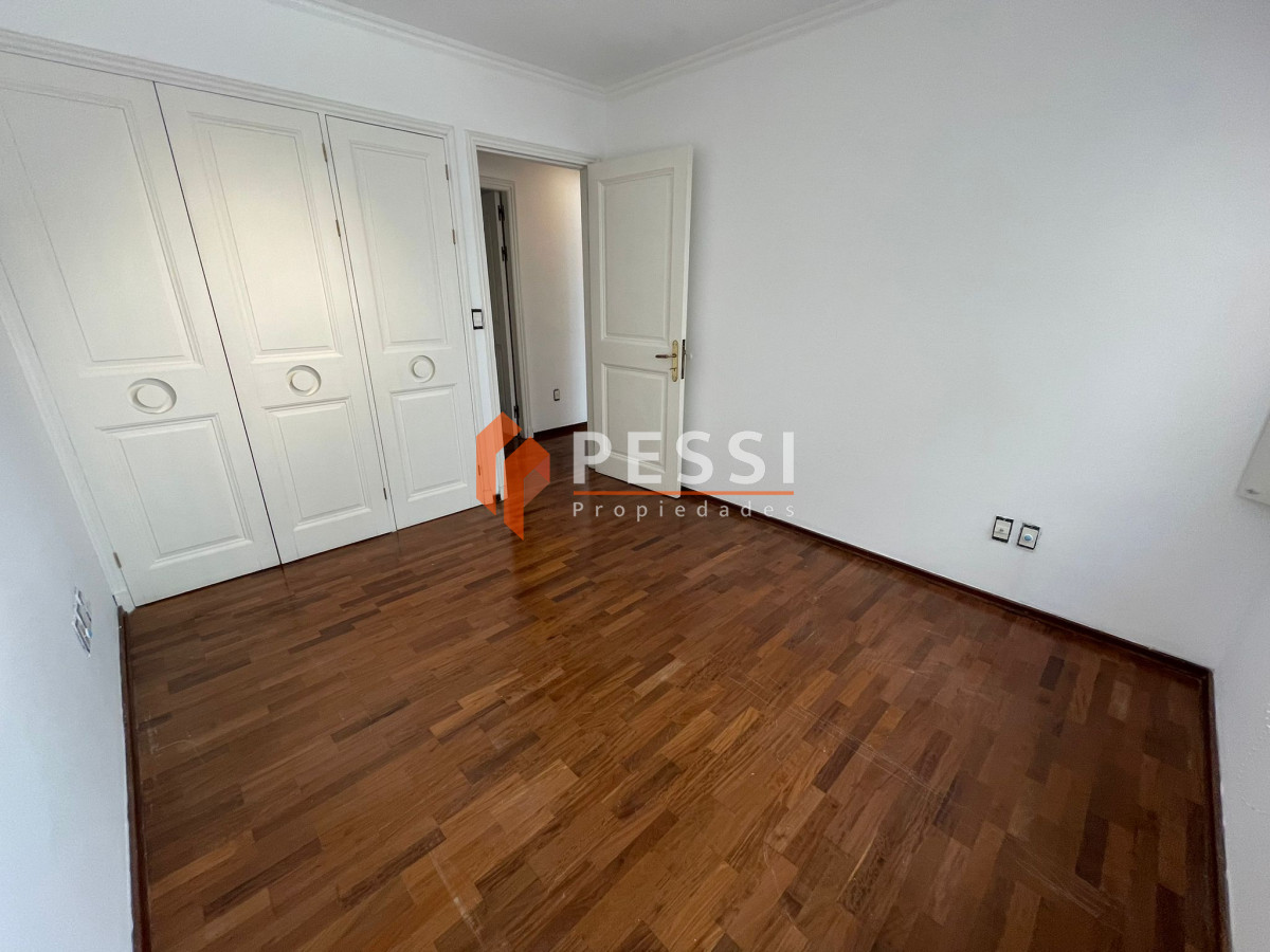 Apartamento ID.1072/Venta-Apartamento-con-renta,-3-Dormitorios-y-terraza-frente-al-mar-en-Punta-Carretas - Venta Apartamento con renta, 3 Dormitorios y terraza frente al mar en Punta Carretas