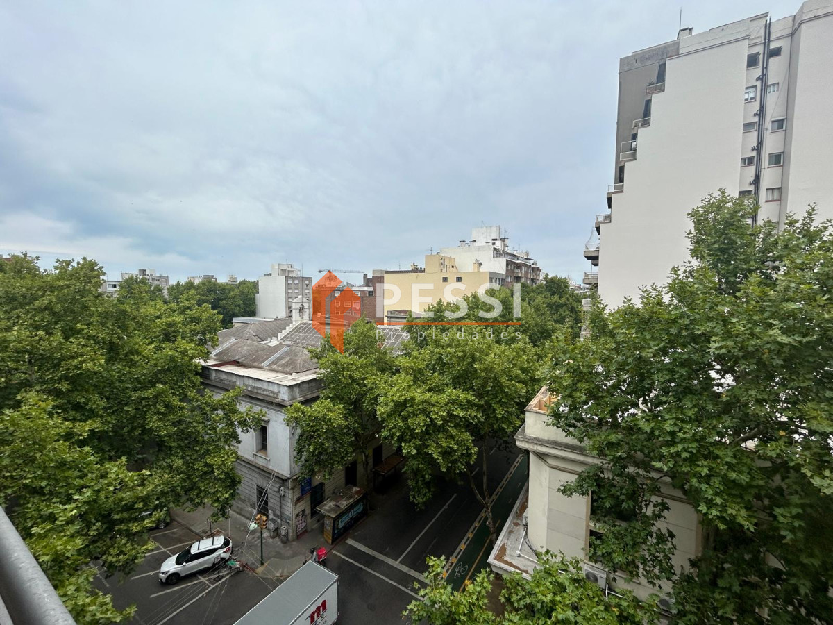 Apartamento ID.2428/Venta-apartamento-3-dormitorios-y-servicio-en-Centro - Venta apartamento 3 dormitorios y servicio en Centro