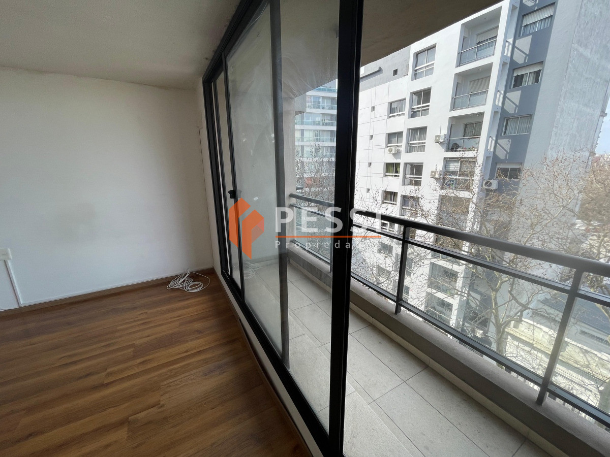 Apartamento ID.2095 - Alquiler monoambiente con terraza en Cordón