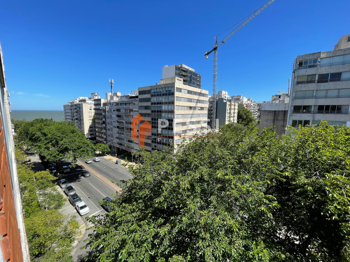 Apartamento ID.2418/Venta-apartamento-4-dormitorios-y-garage-en-Pocitos - Venta apartamento 4 dormitorios y garage en Pocitos